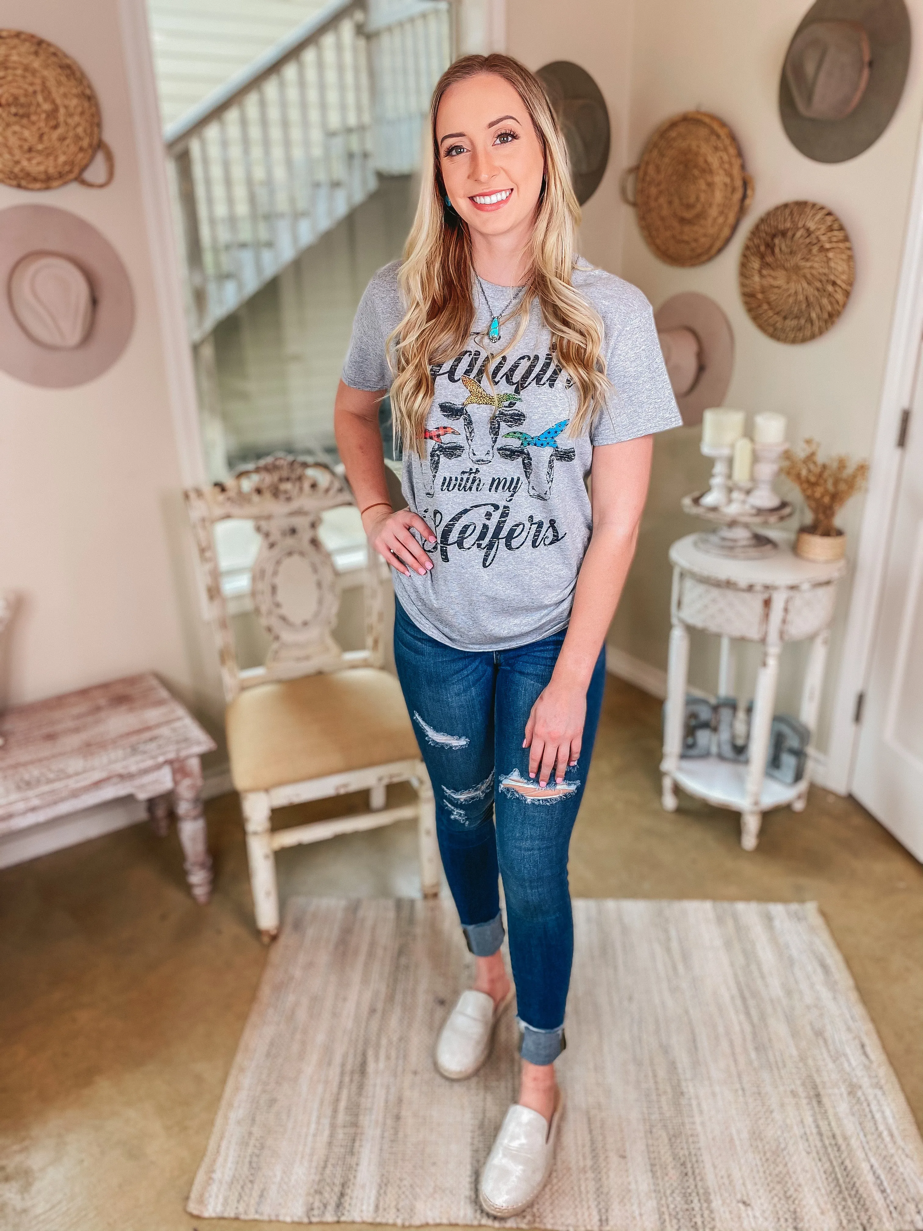 Last Chance Size Small | Hangin' with my Heifers Cow Short Sleeve Graphic Tee in Heather Grey